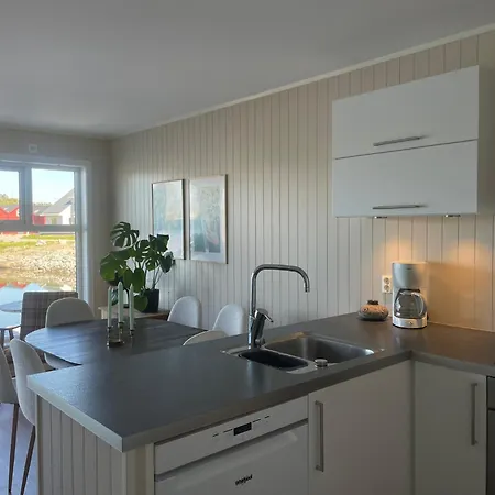 Modern Fisherman Apartment *
